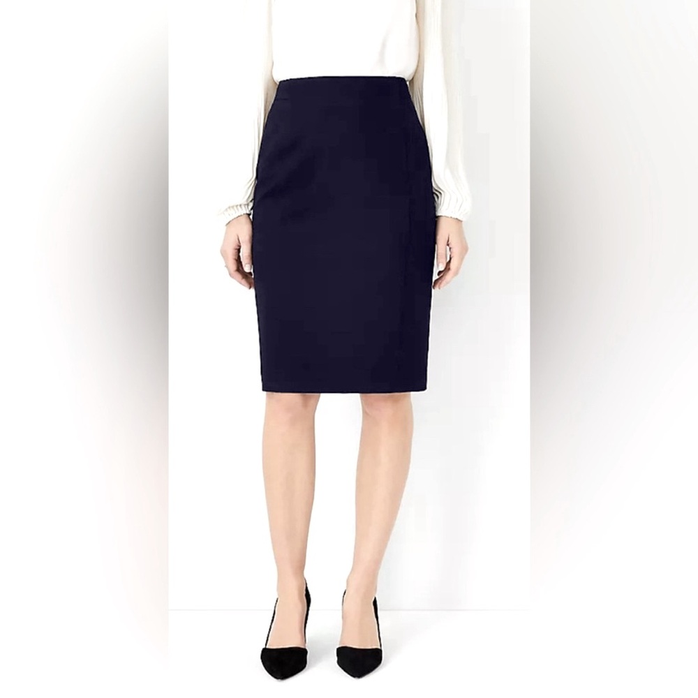 NWT Ann Taylor |  Navy Seamed Pencil Skirt Sz 2 Office Career Wear Professional